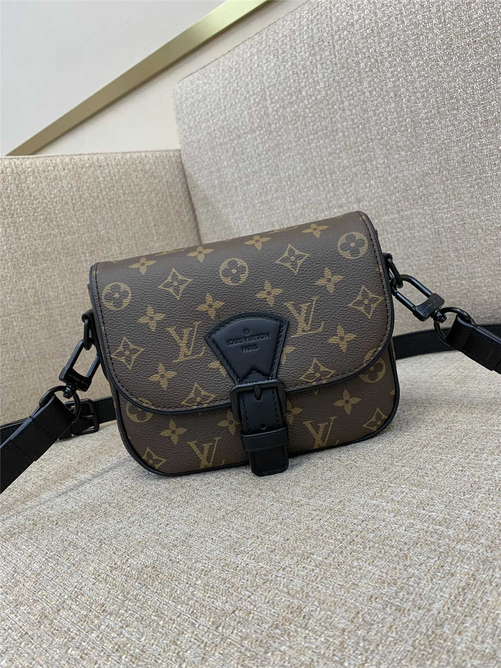 Louis Vuitton MONTSOURIS M47060  size：20x17x7cm 2025 new 